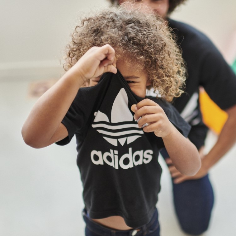 Camiseta Preta Adidas Trefoil