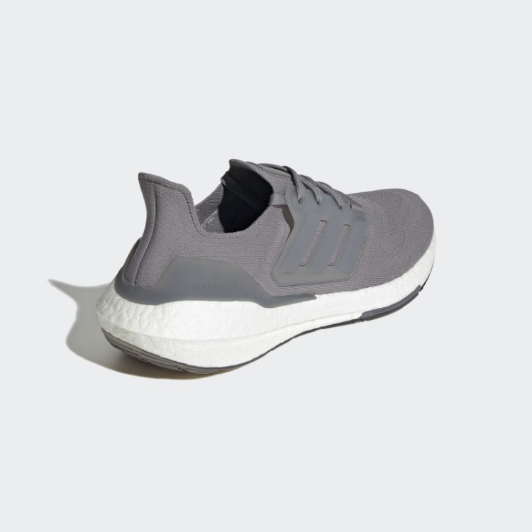 Tênis Adidas Ultraboost Cinza 22