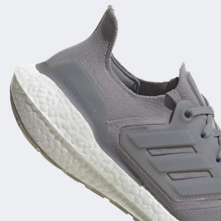 Tênis Adidas Ultraboost Cinza 22
