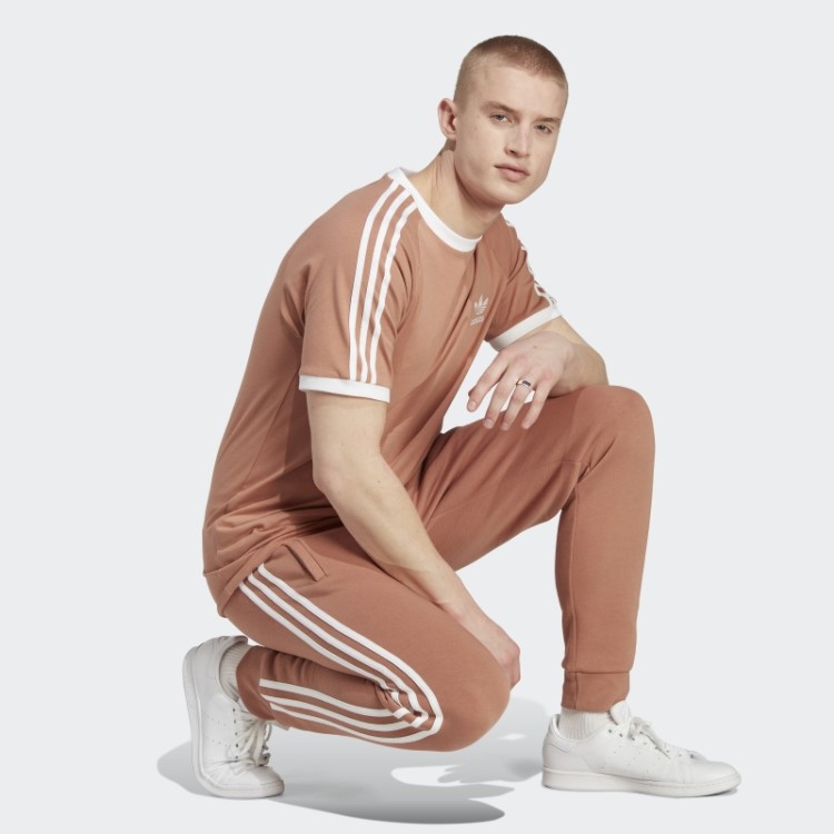 Camiseta Com As Três Listras Clay Adicolor Classics Adidas
