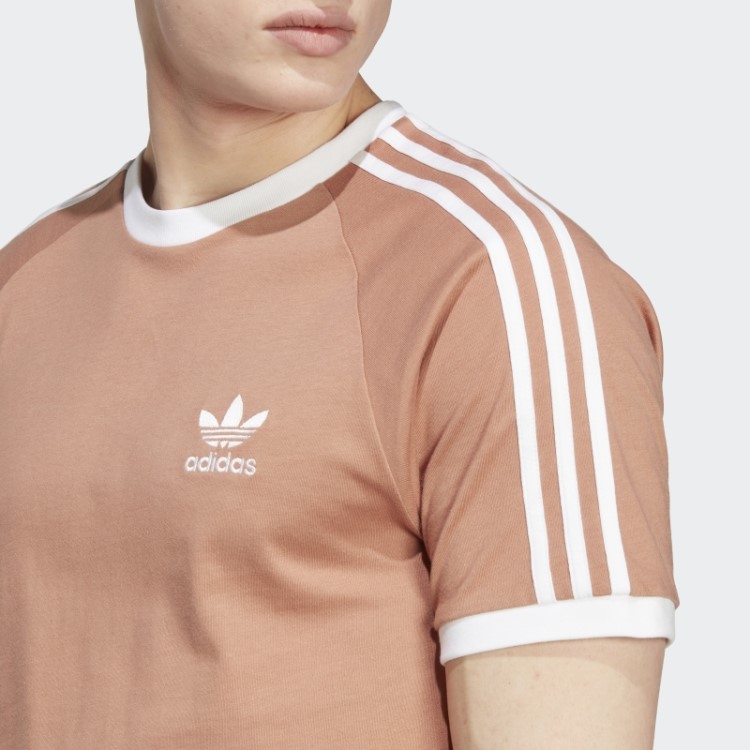 Camiseta Com As Três Listras Clay Adicolor Classics Adidas