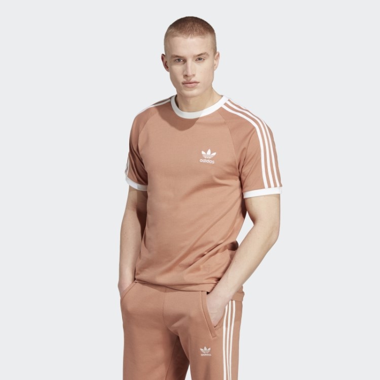 Camiseta Adidas Clay Adicolor Classics Com As Três Listras