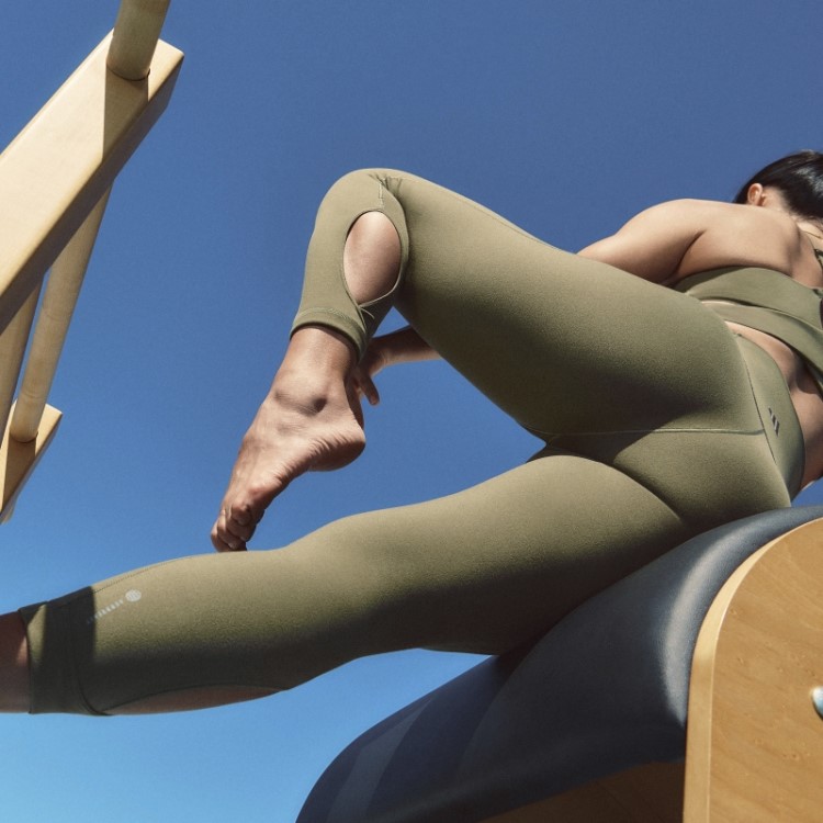 Legging Adidas Olive Yoga Studio 7/8 Enrolada