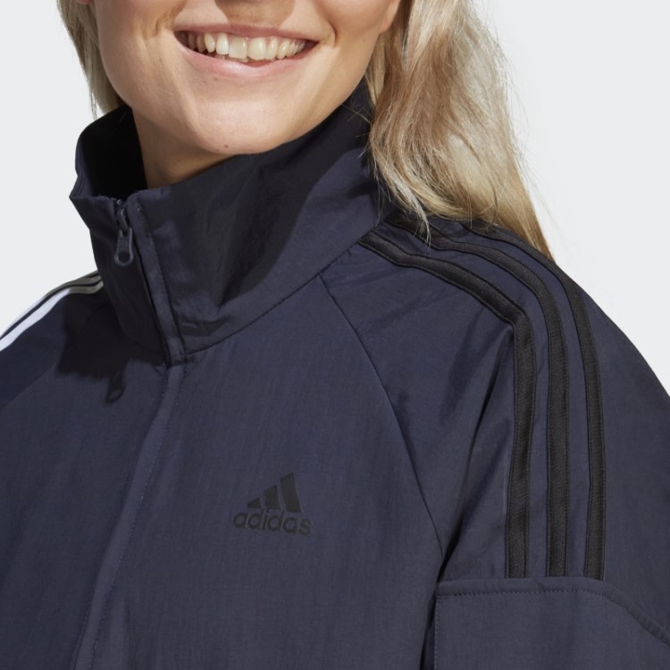 Jaqueta Leve Com As Três Listras E Florzinhas Em Chenille Ink Adidas