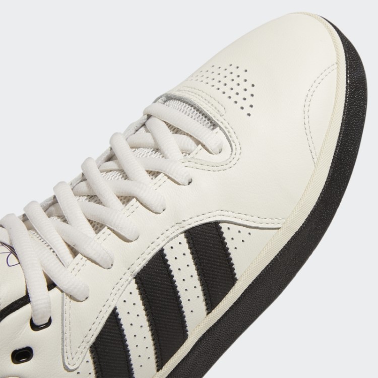 Sapatos Brancos Adidas Tyshawn