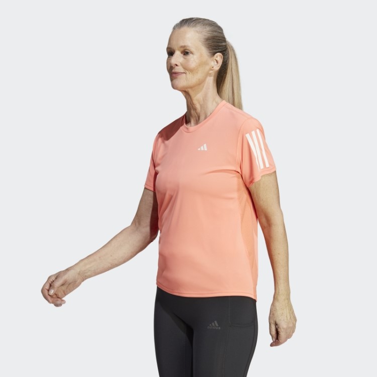 Adidas é Dona Da Camiseta Run Coral