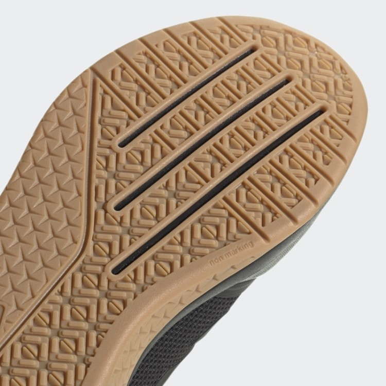 Tênis Preto V Tênis Adidas