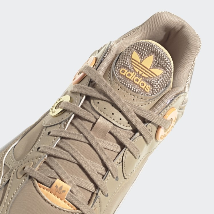 Tênis Adidas Astir Bege