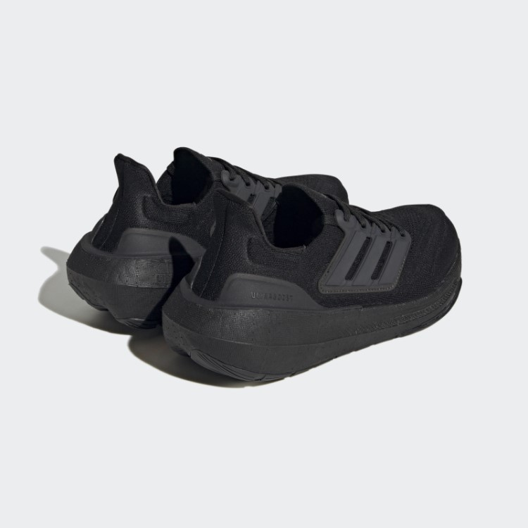 Tênis Preto Ultraboost Leve Adidas