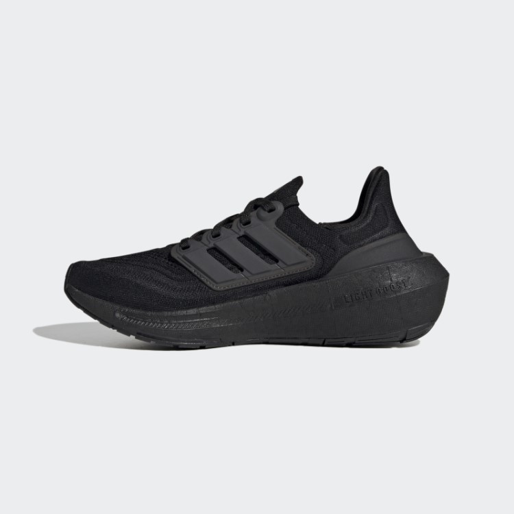Tênis Preto Ultraboost Leve Adidas