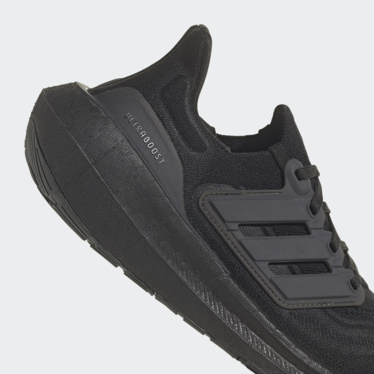 Tênis Preto Ultraboost Leve Adidas