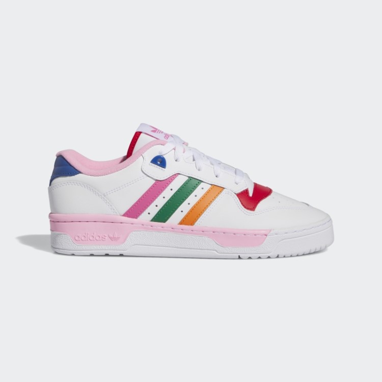 Sapatos Brancos De Rivalidade Adidas