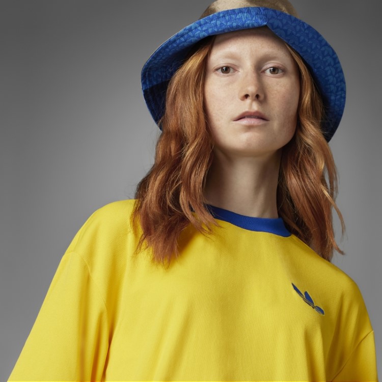 Camiseta Oversized Adicolor 70s Dourada Adidas