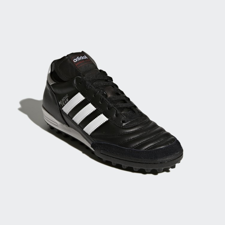 Chuteiras Pretas Da Equipe Mundial Adidas