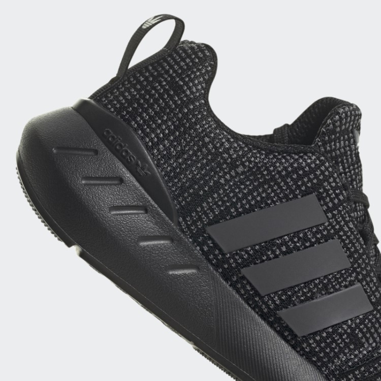 Sapatos Brancos Adidas Swift 22 Quentes