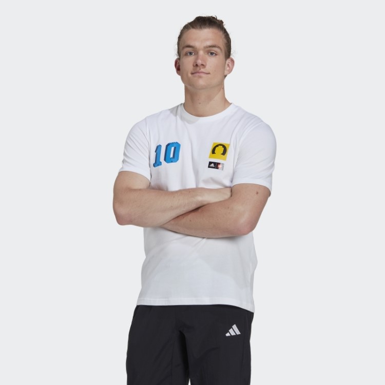 Camiseta Branca Adidas X Lego Com Gráfico De Futebol Fashion