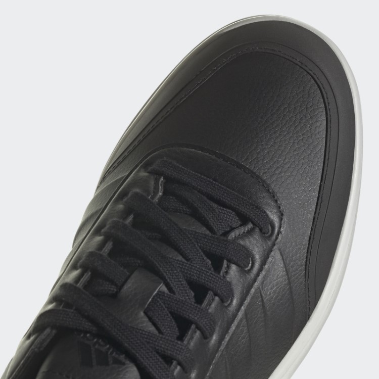 Sapatos Pretos De Renascimento Da Quadra Adidas