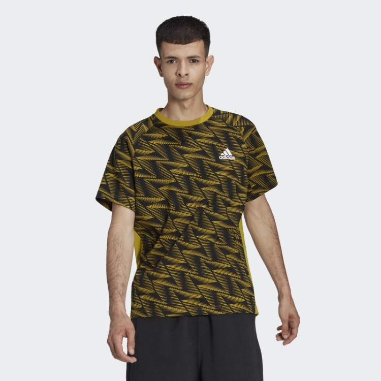 Camiseta Adidas Olive Desenhada Para Viagens Gameday
