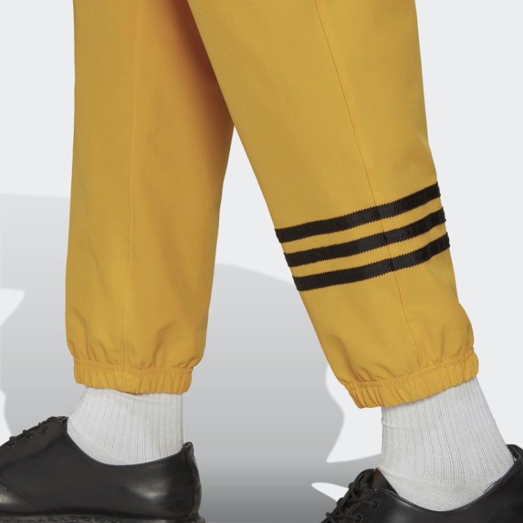 Calça Esportiva Adidas Adicolor Neuclassics Dourada