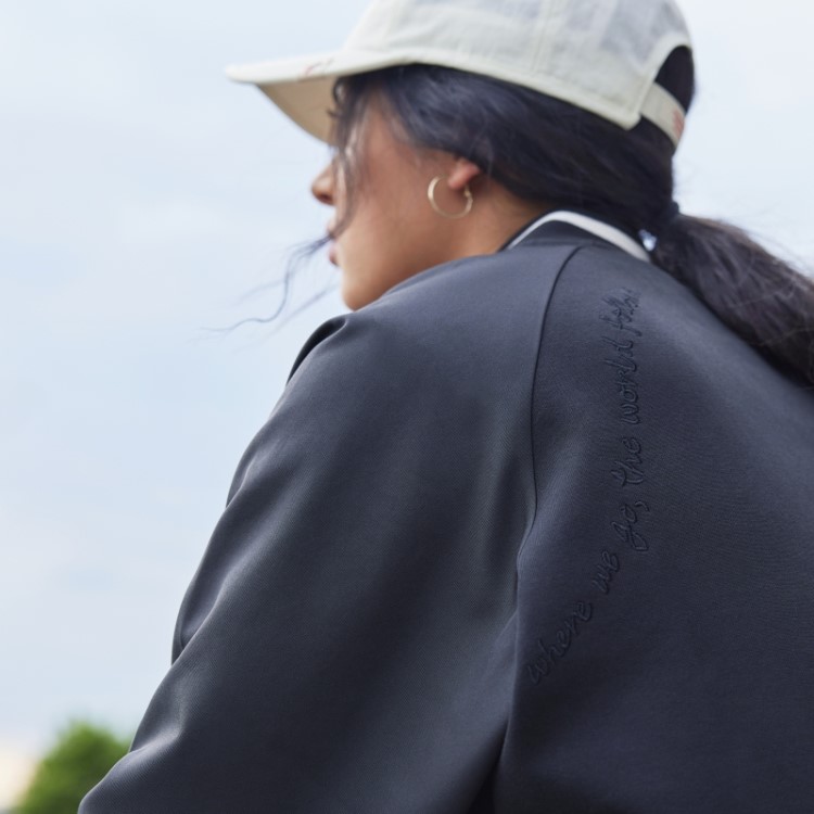 Jaqueta Bomber Com Estampa Preta Adidas (gênero Neutro)