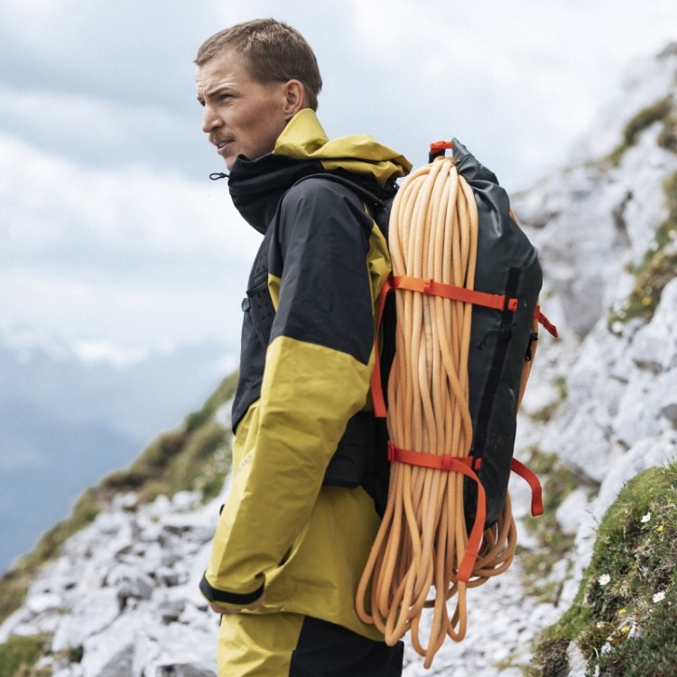 Jaqueta Profissional Olive Terrex Techrock Gore-tex Adidas