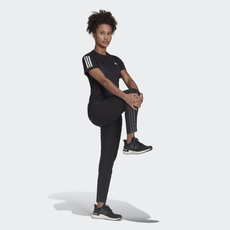 Adidas Possui A Camiseta Preta Run