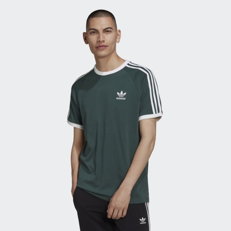Camiseta Adidas Adicolor Classics Com As Três Listras Verde Mineral