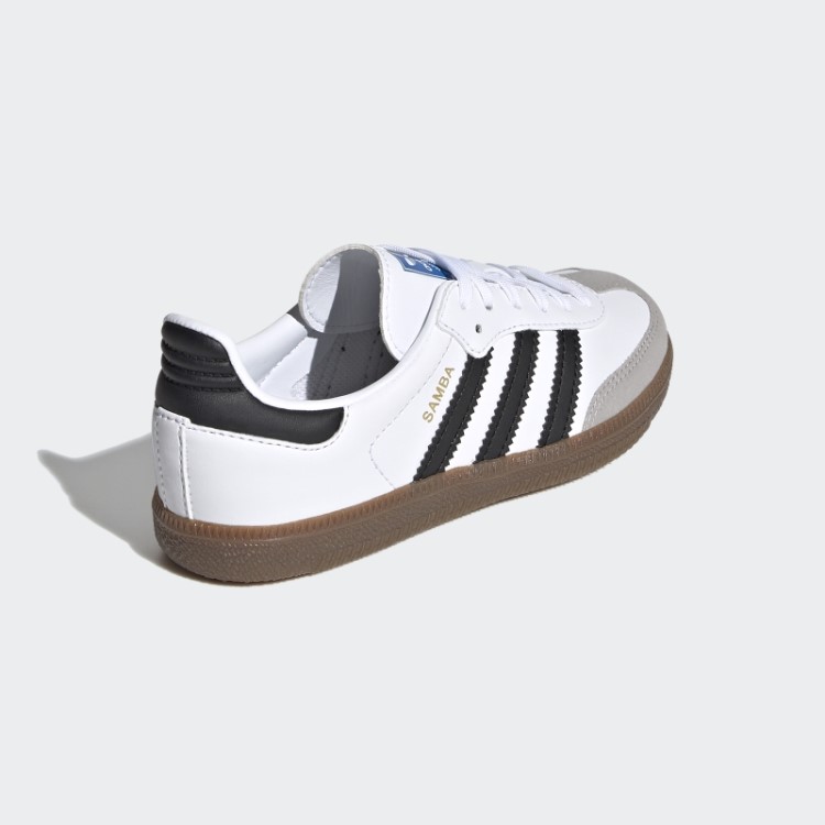 Chiclete Adidas Samba E Sapatos Quentes