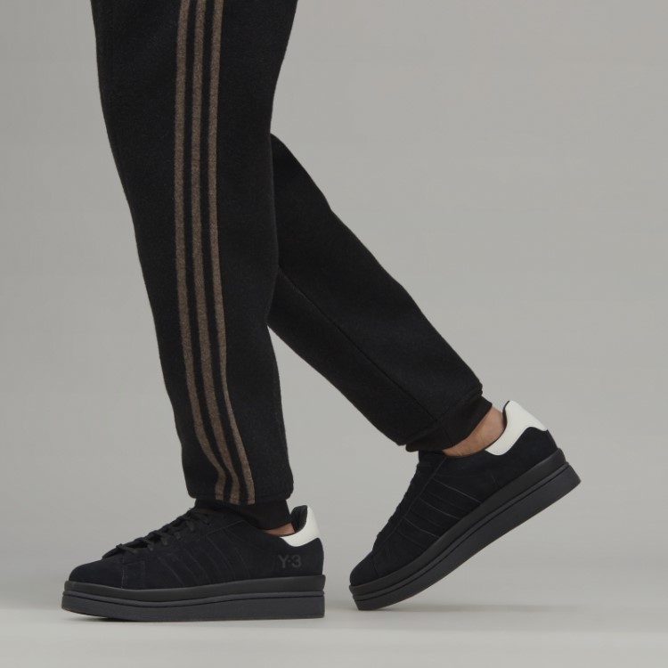 Calça Reta Com As Três Listras Engenheiradas Adidas