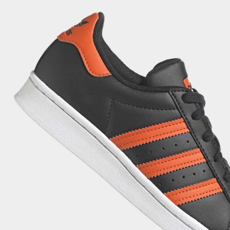 Tênis Adidas Laranja Superstar