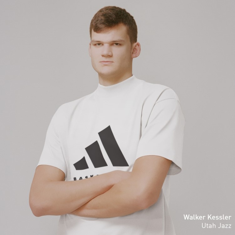 Camiseta Branca De Basquete Adidas