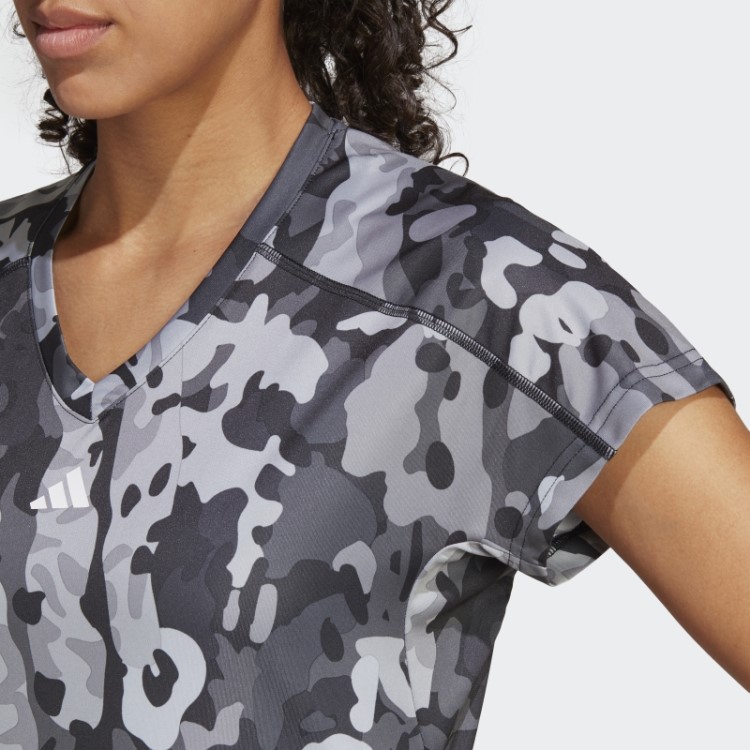 Camiseta Preta Aeroready Train Essentials Minimal Branding Com Decote Em V E Estampa Floral Adidas